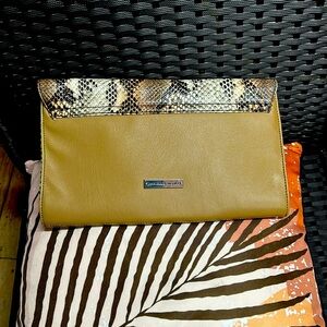 Danielle Nicole hand bag